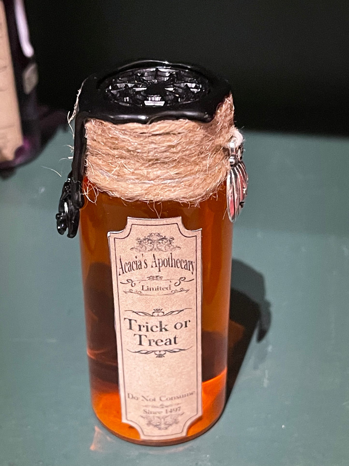 Dice Shaker Magic Potion - D20 Die for D&D and TTRPG