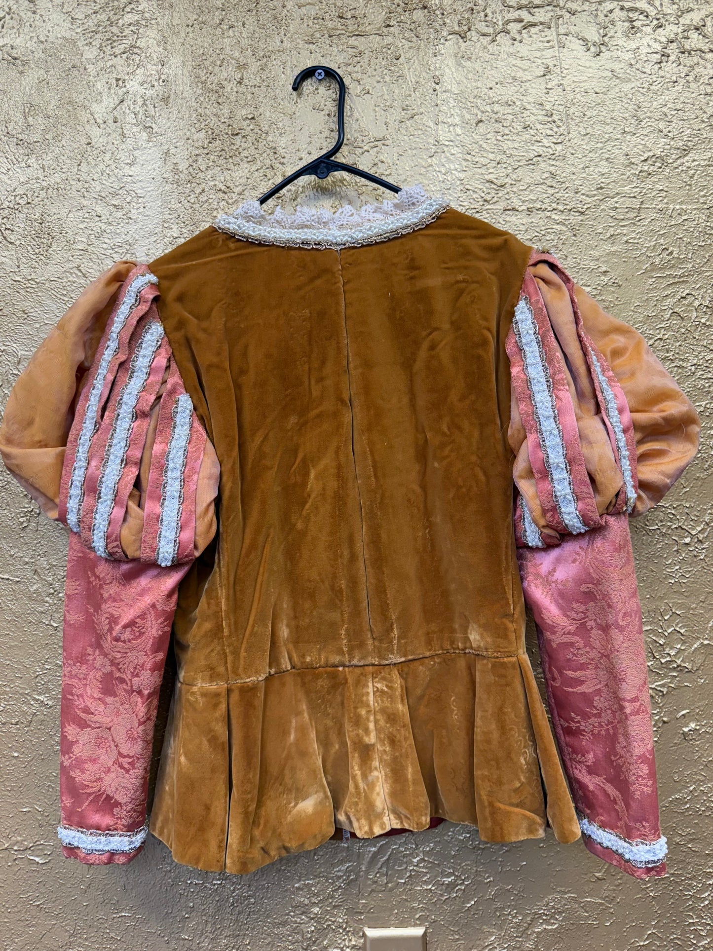 Costume - Fancy shirt, lace trim