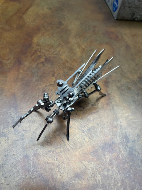 Maker - Metal Praying Mantis (Assembled)